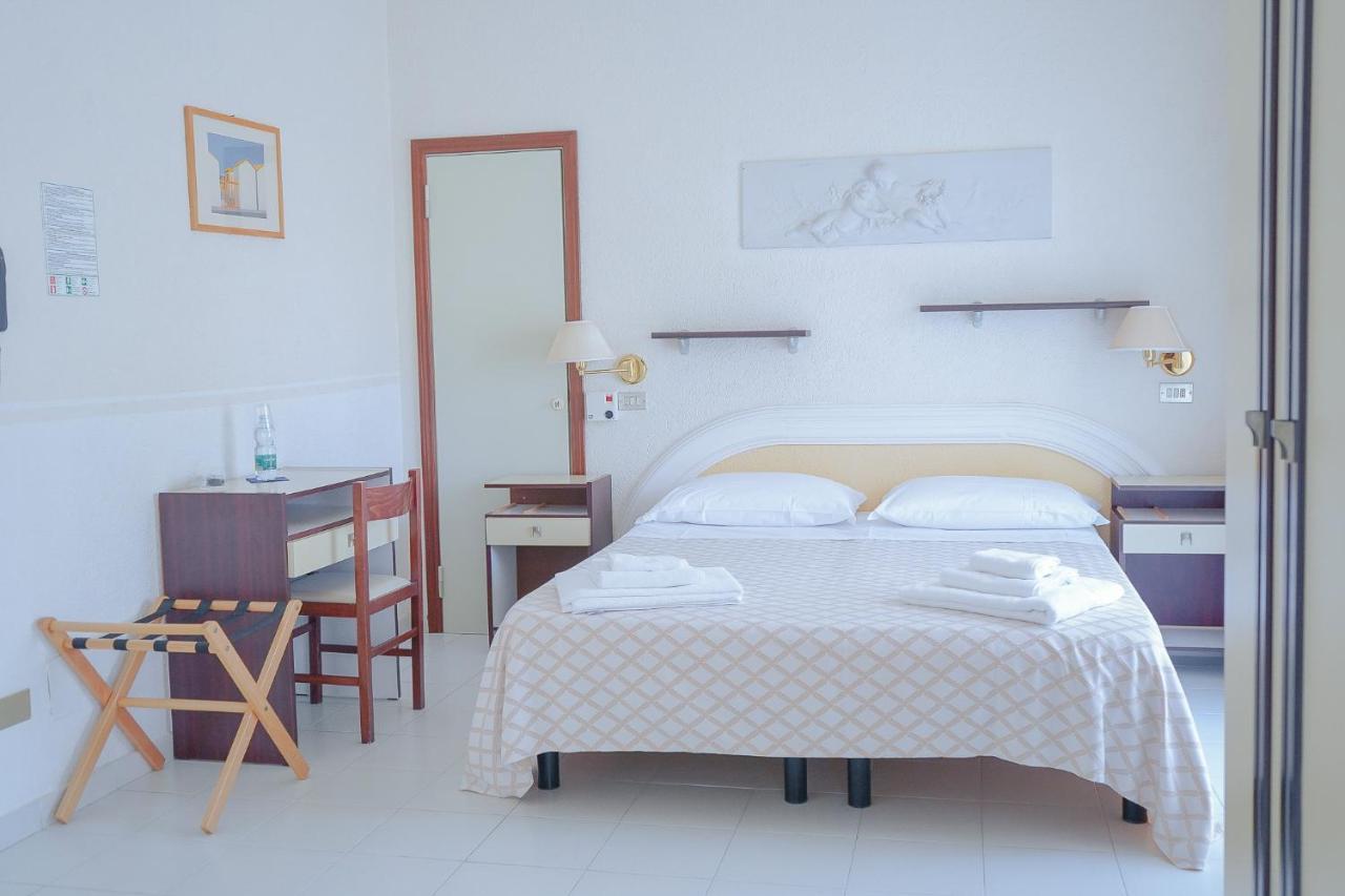 Hotel Continental Cattolica Eksteriør bilde
