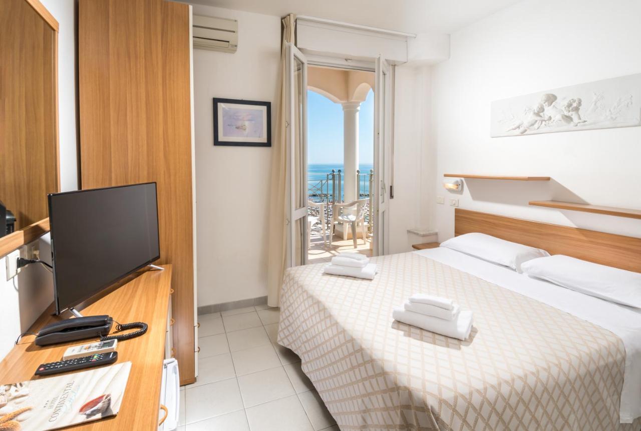 Hotel Continental Cattolica Eksteriør bilde
