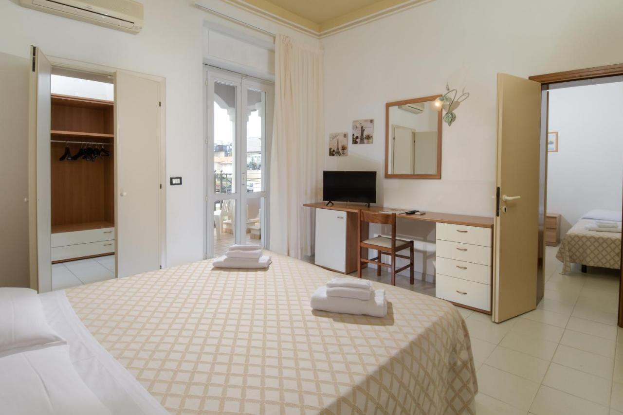 Hotel Continental Cattolica Eksteriør bilde