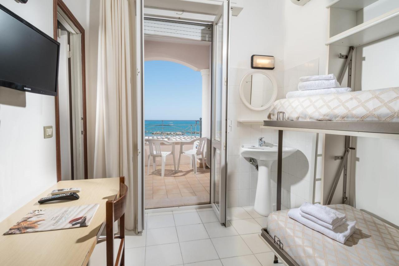 Hotel Continental Cattolica Eksteriør bilde