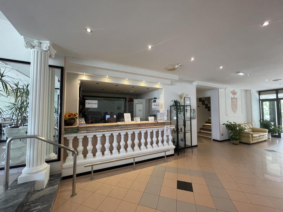 Hotel Continental Cattolica Eksteriør bilde
