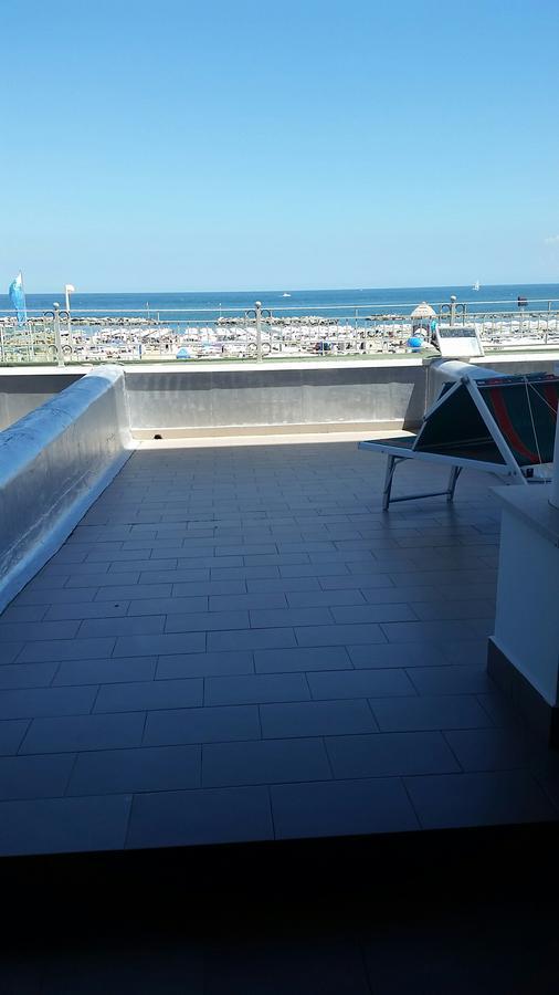 Hotel Continental Cattolica Eksteriør bilde