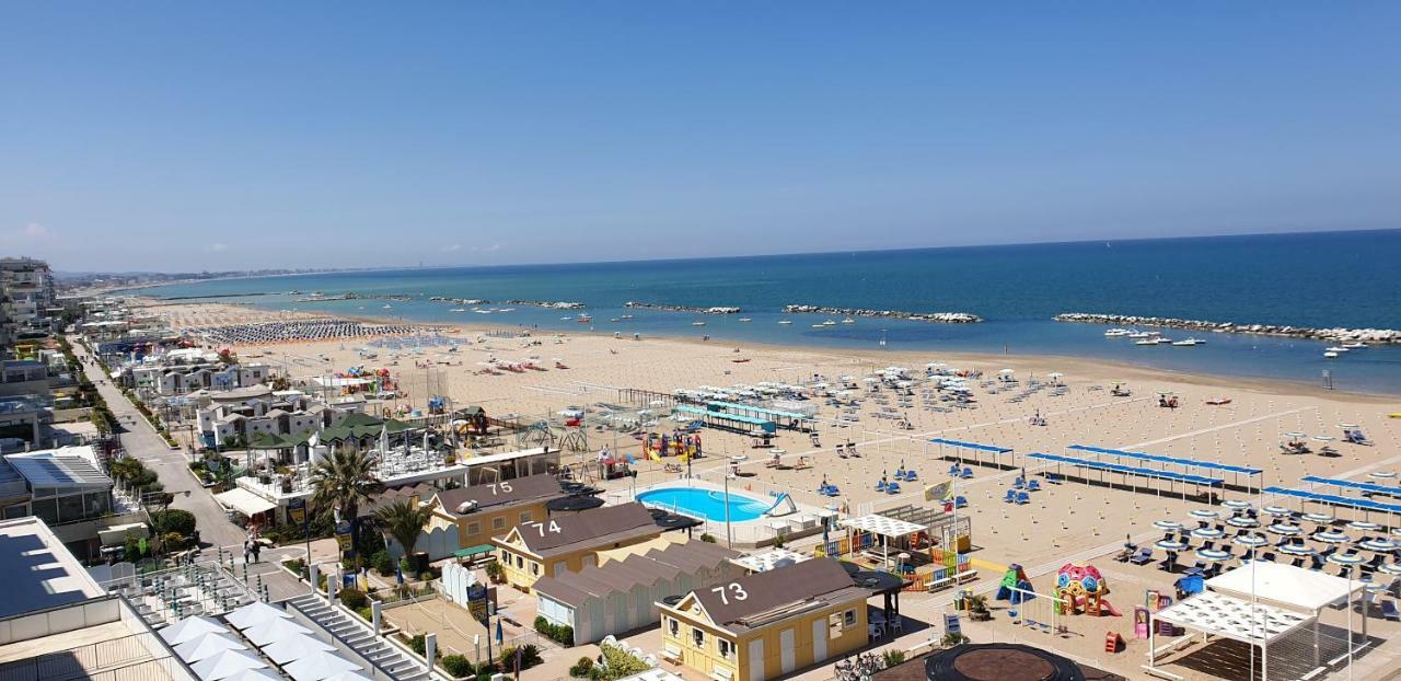 Hotel Continental Cattolica Eksteriør bilde
